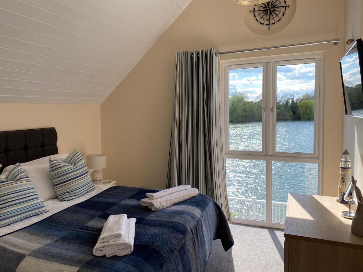 Cotswolds Lakeside Lodge - Nesbitt'S Nest South Cerney Luaran gambar