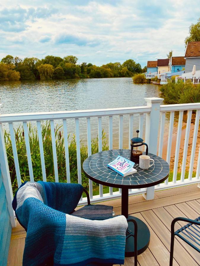 Cotswolds Lakeside Lodge - Nesbitt'S Nest South Cerney Luaran gambar