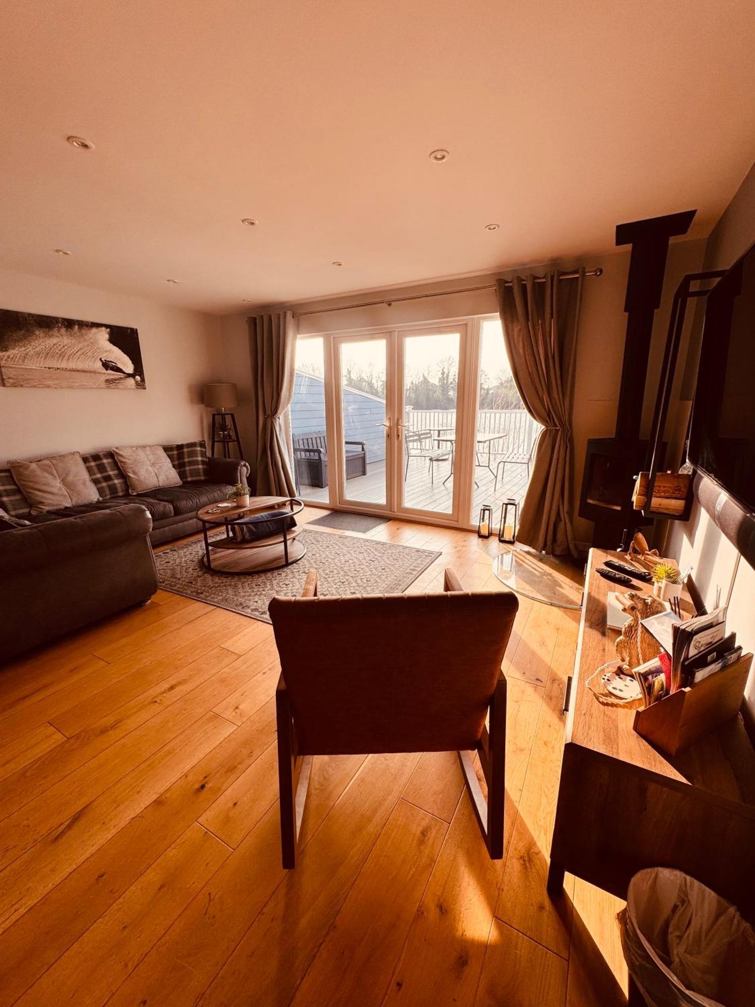 Cotswolds Lakeside Lodge - Nesbitt'S Nest South Cerney Luaran gambar