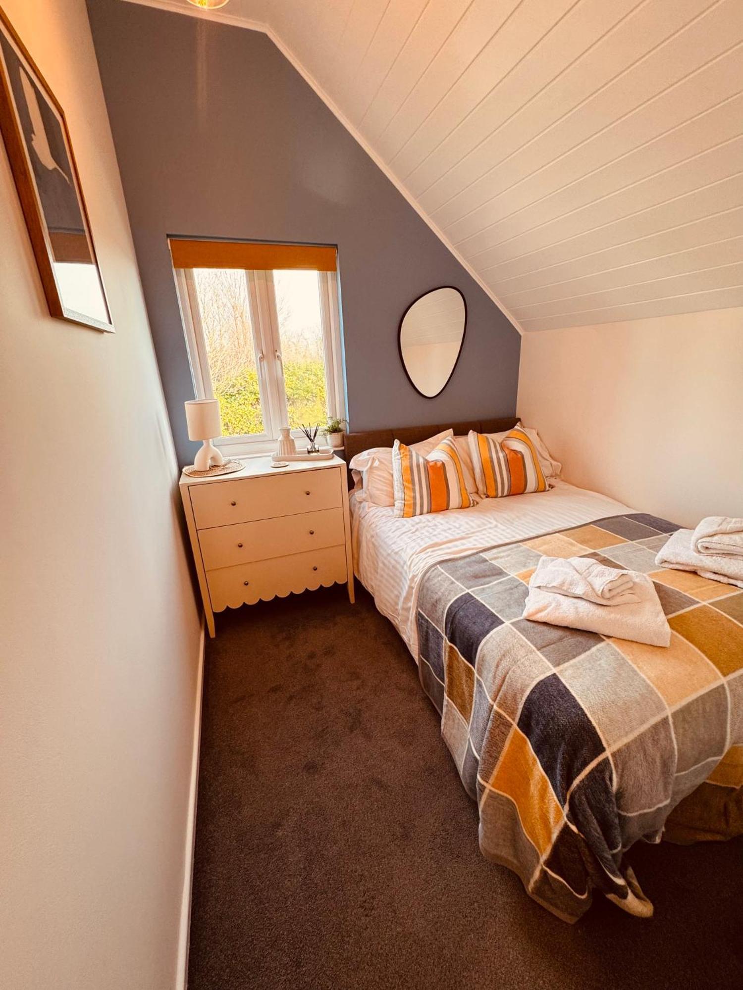 Cotswolds Lakeside Lodge - Nesbitt'S Nest South Cerney Luaran gambar